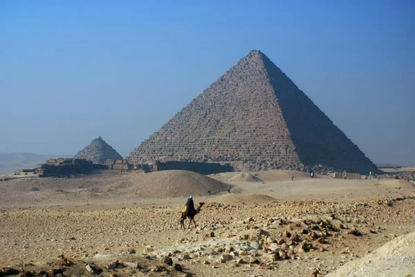 Giza Egito Nov Policiais Turismo Uniformes Patrulham Pirâmides Novembro 2009 — Fotografia de Stock