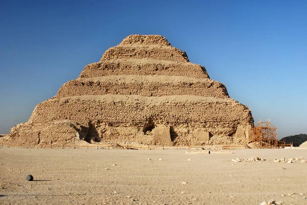 Forntida Steg Pyramid Saqqara Egypten Antalet Turister Som Besöker Egypten — Stockfoto