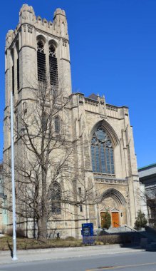 MONTREAL QUEBEC CANADA - 04 04 04 2020: Saint Andrew ve St Paul Kilisesi Montreal şehir merkezinde bir Presbiteryen kilisesidir.