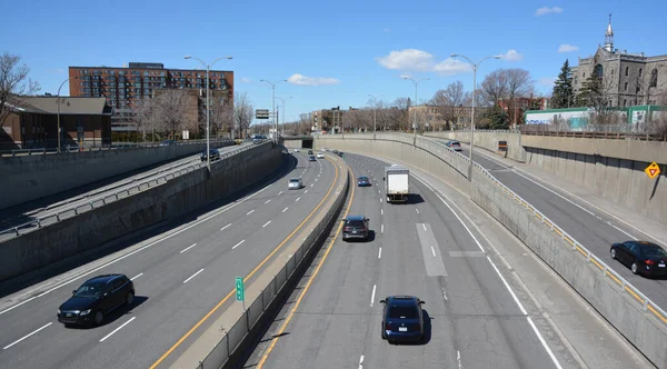 Montreal Quebec Canada 2020 Autostrada Decarie Prawie Pusta Bez Ruchu — Zdjęcie stockowe