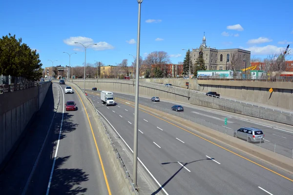 Montreal Quebec Canada 2020 Autostrada Decarie Prawie Pusta Bez Ruchu — Zdjęcie stockowe