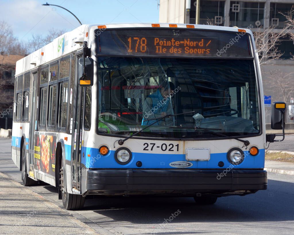 MONTREAL QUEBEC CANADA 04 01 2020 STM logo en uno de sus autobuses