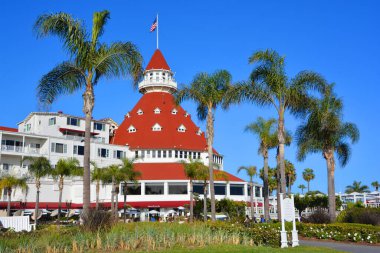 SAN DIEGO CA USA - 8 Nisan 2015: San Diego, ABD 'deki Victorian Hotel del Coronado. Otelde Marilyn Monroe 'nun oynadığı 