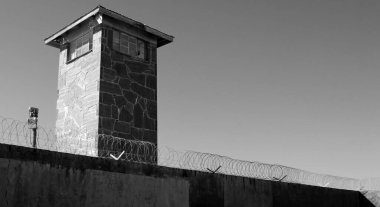 CAPE TOWN SOUTH AFRICA NOVEMBER - 23 2009: Nobel ödüllü ve Güney Afrika eski başkanı Nelson Mandela 'nın hapse atıldığı Robben Adası hapishanesi  