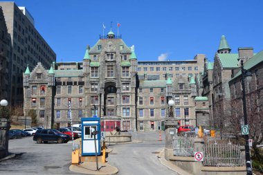 MONTREAL QUEBEC CANADA - 04 23 2020: Royal Victoria Hastanesi 'nin eski mimari bölümü.