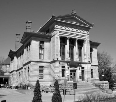 MONTREAL QUEBEC CANADA - 04 23 2020: Redpath Museum, McGill Üniversitesi 'ne ait bir doğa tarihi müzesidir. Şeker baronu Peter Redpath 'in hediyesi olarak 1882' de inşa edildi.