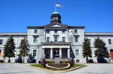MONTREAL QUEBEC CANADA - 04 23 2020: Campus McGill Üniversitesi bir İngilizce araştırma üniversitesidir. Resmi olarak Kral IV. George tarafından 1821 yılında çıkarılan kraliyet tüzüğü tarafından kurulmuştur..