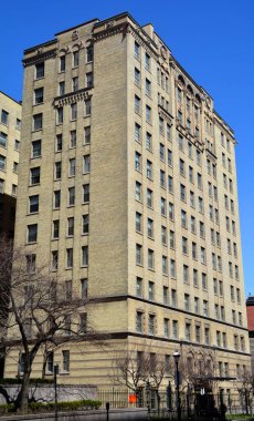 MONTREAL CANADA - 04 23 2020: Acadia: Ritz Carlton 'ın karşısında, Mcgill Üniversitesi' nden 5 mn uzaklıkta. # 42, 2007 yılında tamamen yenilenmiş, yarı özel asansöre sahiptir.