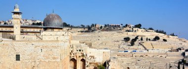 JERUSALEM ISRAEL - 26 10 16: Kudüs duvarı ve El-Aksa Camii, El-Aksa ve Bayt el-Mukaddas olarak da bilinir, Sünni İslam 'ın üçüncü kutsal yeridir..