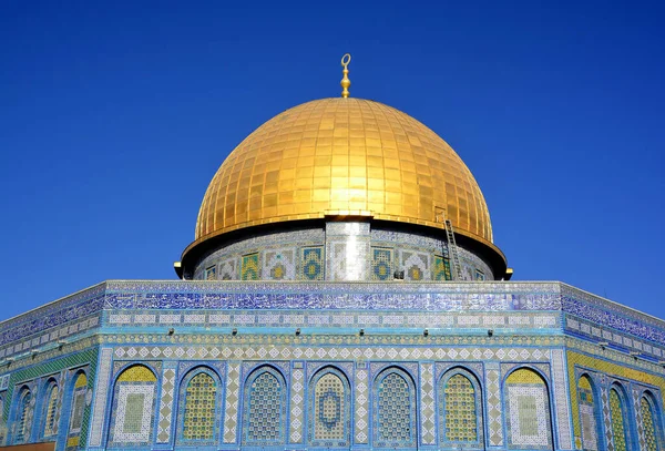 JERUSALEM ISRAEL - 23 10 16: tapınak dağı olarak bilinen Kudüs 'ün Kudüs' teki asil mabedi, dünyanın en önemli dini yerlerinden biridir..