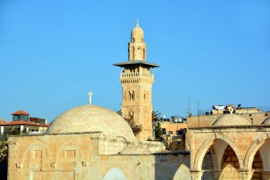 JERUSALEM ISRAEL - 26 11 16: Ashrafiyya tapınak dağının batı ve kuzey tarafları çoğunlukla Kur 'an okulları ve Mameluke döneminin diğer dini organlarıyla çevrilidir.