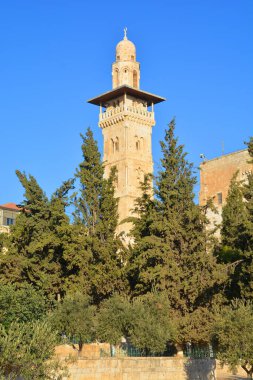 JERUSALEM ISRAEL - 26 11 16: Ashrafiyya tapınak dağının batı ve kuzey tarafları çoğunlukla Kur 'an okulları ve Mameluke döneminin diğer dini organlarıyla çevrilidir.