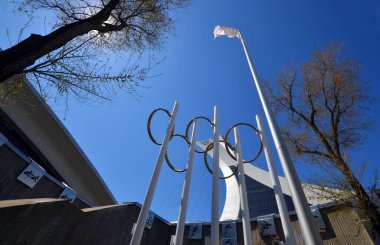 Montreal, Kanada - 05 07 2020. Montreal Olimpiyat Stadyumu Kulesi. Dünyanın en yüksek eğimli kulesi. Olimpiyat turu 175 metre uzunluğunda ve 45 derecelik açıyla yapılıyor.