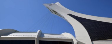 Montreal, Kanada - 05 07 2020. Montreal Olimpiyat Stadyumu Kulesi. Dünyanın en yüksek eğimli kulesi. Olimpiyat turu 175 metre uzunluğunda ve 45 derecelik açıyla yapılıyor.