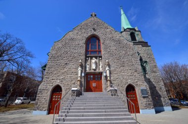 MONTREAL QUEBEC CANADA - 00 07 2020: Czestochowa Kilisesinin Hanımefendisi, Jasna Gra Manastırı Bazilikası Çekoslova 'daki 