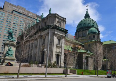 MONTREAL QUEBEC CANADA - 05 07 2020: The Cathedral-Basilica of Mary, the World Queen of Montreal, Kanada, Montreal Katolik başpiskoposluğunun merkezi..