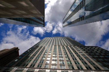 MONTREAL QUEBEC CANADA - 05 07 2020: Montreal şehir merkezi ve Giants gökdelenleri 1250 Rene-Levesque, La Tour IBM-Maraton Kuleleri olarak da bilinir.