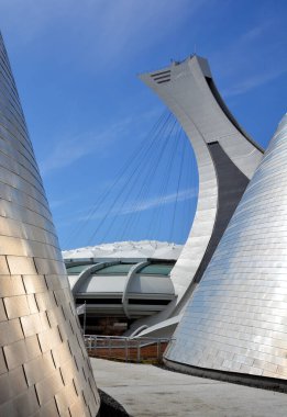 MONTREAL CANADA - 05 07 2020: Yeni Rio Tinto Alcan Gözlemevi ziyaretçilere hayata yeni bir perspektiften bakma şansı verecek, milyonlarca kilometre ötedeki Olimpiyat kulesi ve olimpiyat stadyumu kulesi