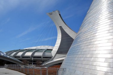 MONTREAL CANADA - 05 07 2020: Yeni Rio Tinto Alcan Gözlemevi ziyaretçilere hayata yeni bir perspektiften bakma şansı verecek, milyonlarca kilometre ötedeki Olimpiyat kulesi ve olimpiyat stadyumu kulesi