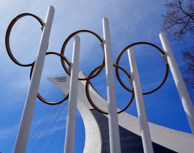 MONTREAL CANADA - 05 07 2020: Yeni Rio Tinto Alcan Gözlemevi ziyaretçilere hayata yeni bir perspektiften bakma şansı verecek, milyonlarca kilometre ötedeki Olimpiyat kulesi ve olimpiyat stadyumu kulesi