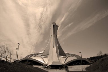 Montreal, Kanada - 05 07 2020. Montreal Olimpiyat Stadyumu Kulesi. Dünyanın en yüksek eğimli kulesi. Olimpiyat turu 175 metre uzunluğunda ve 45 derecelik açıyla yapılıyor.