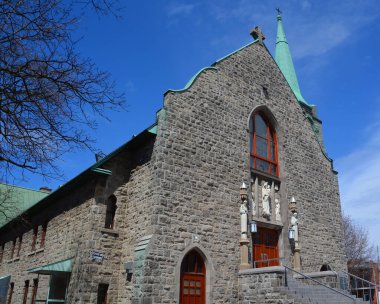 MONTREAL QUEBEC CANADA - 05 07 2020: Kuruluş Saint--de-Verceil Katolik cemaati: 1897. Vercelli Eusebius, Sardinyalı bir piskopostu ve bir aziz olarak kabul edilir. Athanasius 'la birlikte.