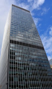 MONTREAL QUEBEC CANADA - 04 07 2020: CIBC Tower (Fransızca: La Tour CIBC) Montreal, Quebec 'te 187 m (614 ft) lik bir gökdelendir..