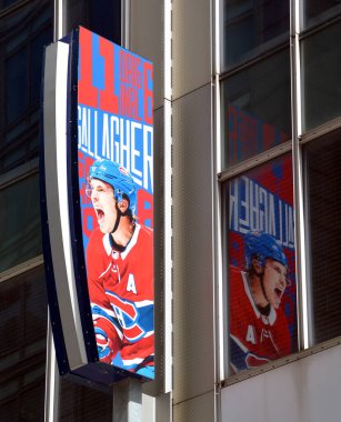 Montreal, Kanada 'da ünlü hokey oyuncusuyla reklam.