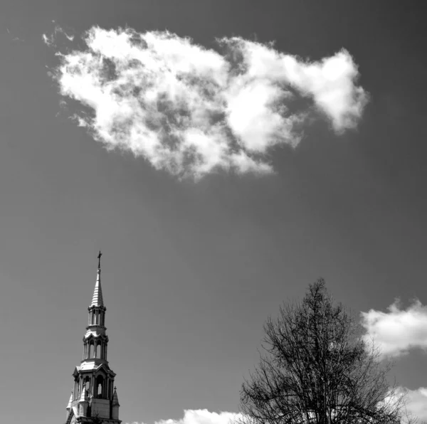 Vecchia Chiesa Nube Nel Cielo Quebec Canada — Foto Stock
