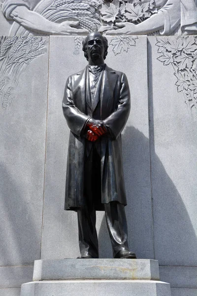 Montreal Quebec Canada 2020 Sir Wilfrid Laurier Memorial Door Joseph — Stockfoto