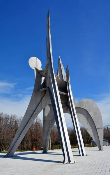 Монреаль Канада 2020 Скульптура Александра Колдера Homme French Man Крупномасштабная — стоковое фото