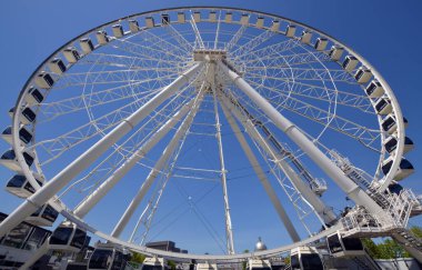 MONTREAL CANADA - 05: 20: La Grande Roue de Montreal Kanada 'nın en yüksek dönme dolap size şehri ve çevresini 60 metre havadan görme imkanı verir.