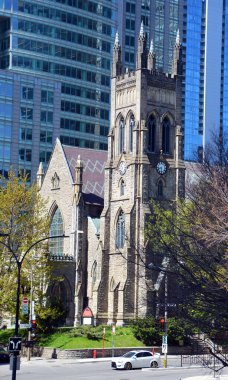 MONTREAL QUEBEC CANADA - 03: 24 2020: St. George 's Anglikan Kilisesi, İngiltere' nin koruyucu azizi, 1990 yılında Kanada Ulusal Tarih Bölgesi seçildi.