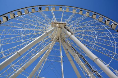 MONTREAL CANADA - 05: 20: La Grande Roue de Montreal Kanada 'nın en yüksek dönme dolap size şehri ve çevresini 60 metre havadan görme imkanı verir.