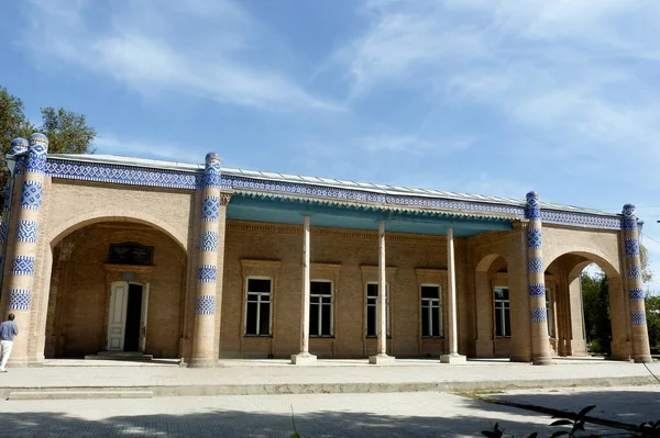 Usbekistan, Chiwa, Nurullabay-Palast. Fassade des ehemaligen Sommerpalastes Khan — Stockfoto