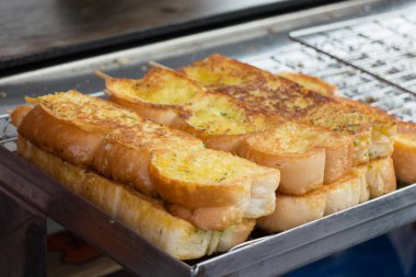 Ekmek ekmek ve tereyağı