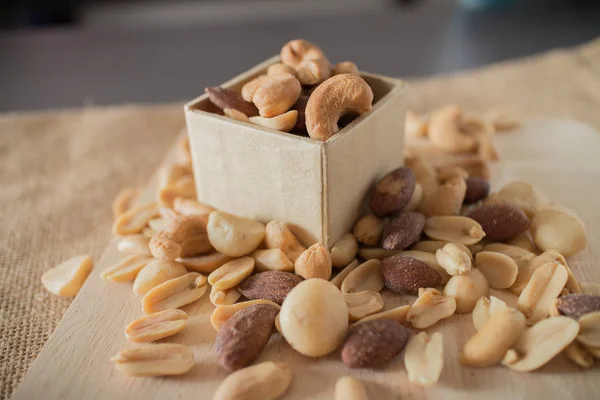 Fresh roasted cocktail nuts — Stock Photo, Image
