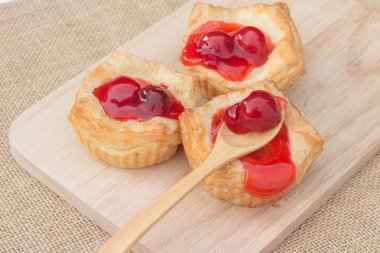 Taze meyve pasta tart kiraz ile