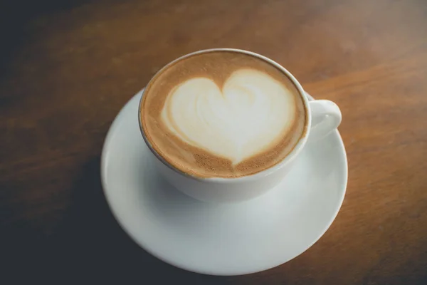 Café caliente con leche de espuma — Foto de Stock