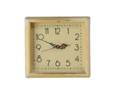 Beyaz arkaplanda izole edilmiş sayılara sahip kare retro saat