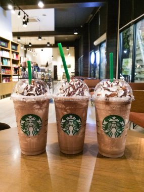 Starbucks soğuk chocalate kırbaç krem karışımı.