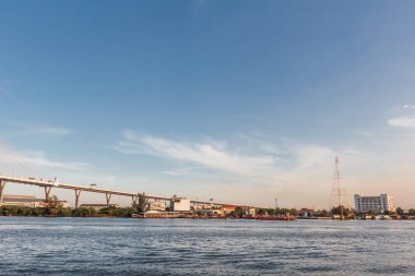 Bhumibol köprü Chao praya Nehri üzerinde.