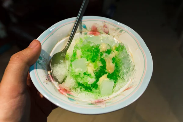 Green shaved ice with jelly. — Stock Photo, Image