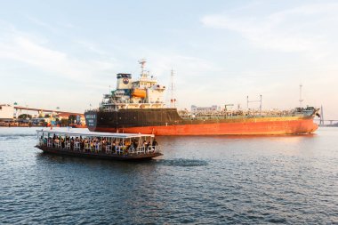 Chao Praya Nehri insanlar Feribot Tekne.