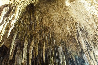 Mağara Damlataş şeklinde.