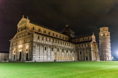 Pisa Katedrali ile Pisa leaning tower.