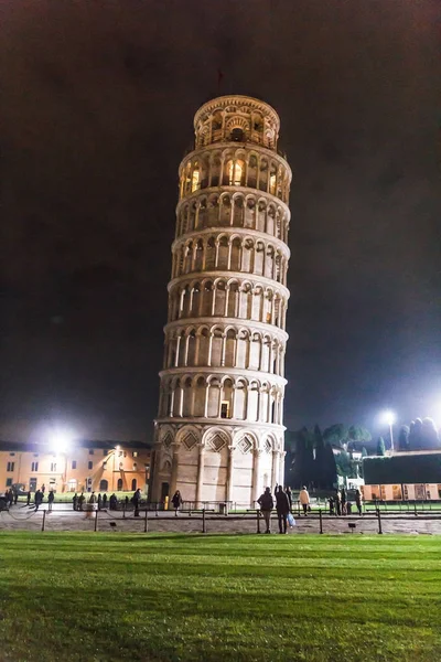 Pisa leaning tower.