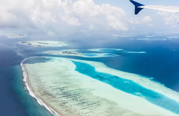 Maldivler atoll görünümü. — Stok fotoğraf