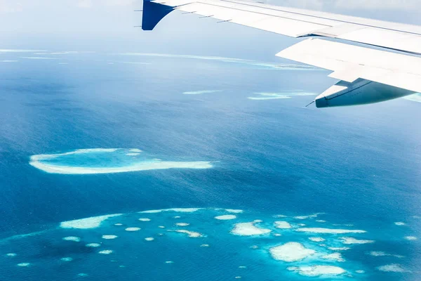 Maldivler atoll görünümü. — Stok fotoğraf