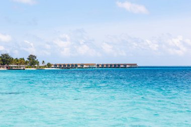 Maldivler klasik villasında.